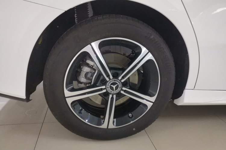 Used Mercedes-Benz A-Class 2022 Revised Version A 200 L Sport Sedan Fashionable Style
