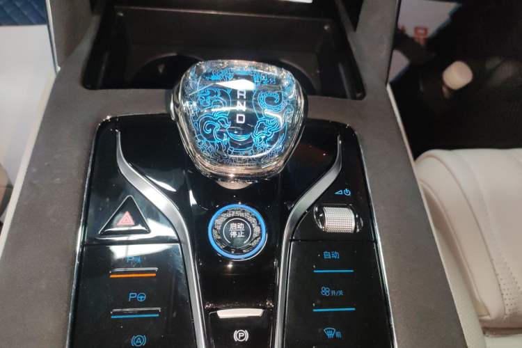 Used BYD Tang New Energy 2022 DM-p 215KM Four-Wheel Drive Flagship Model
