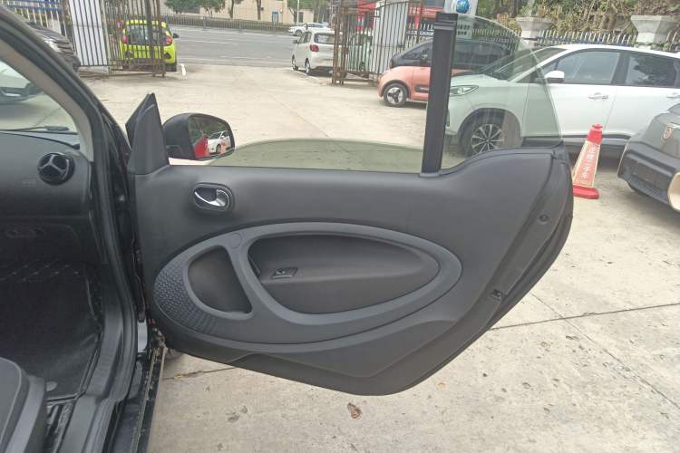 Used smart fortwo 2015 1.0L 52 kW Hardtop Passion Edition