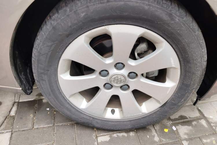 Used Buick Regal 2012 2.0L Comfort Edition Right Front Wheel Hub