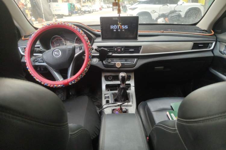 Used Hanteng X5 2018 1.5T Manual Elite Edition Center Console