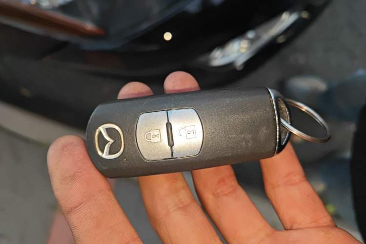 Used Mazda CX-7 2011 2.5L Luxury Edition Vehicle Key