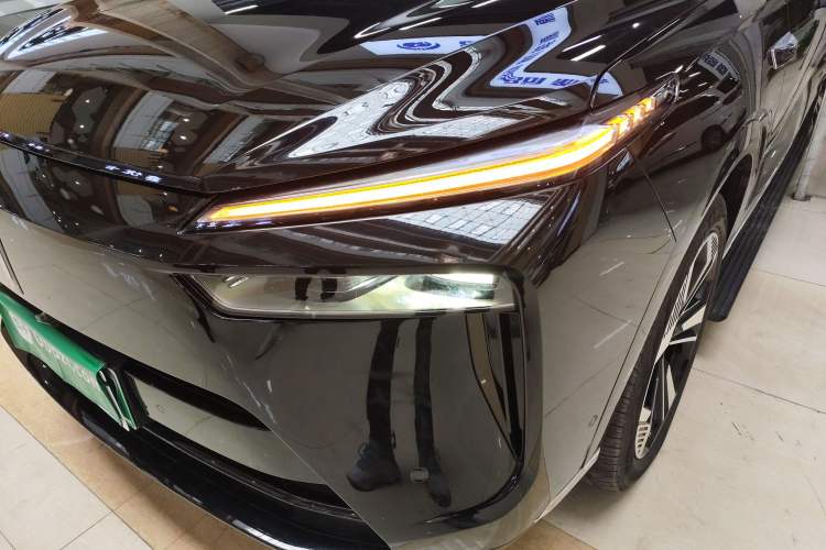 Used Wey Lanshan 2025 Four-Wheel Drive Ultra Left Front Headlight