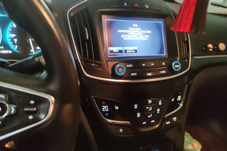 Used Buick Regal 2015 1.6T Elite Tech Model Audio And AC Panel