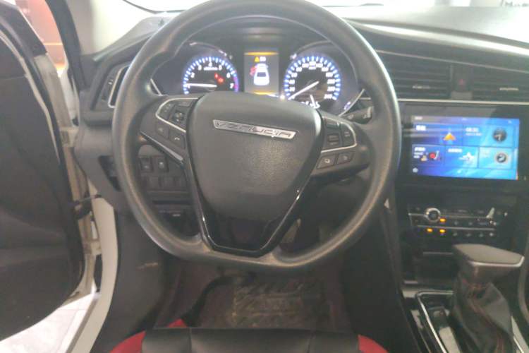 Used Venucia D60 2018 1.6L CVT Smart Connect Elite Edition