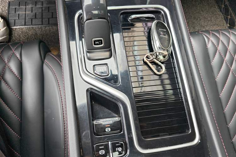 Used Bestune T99 2020 20TD Automatic Prestige Edition Gear Lever