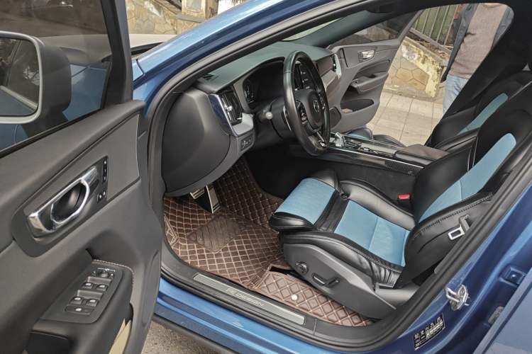 Used Volvo XC60 New Energy 2019 T8 E-Drive Hybrid Intelligent Luxury Sport Edition China VI Driver Seat