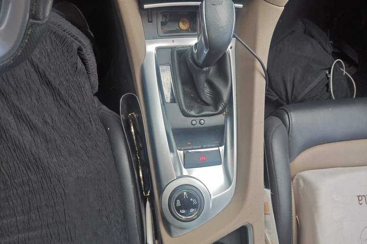 Used DS 6 2014 1.6T Luxury Edition THP200
