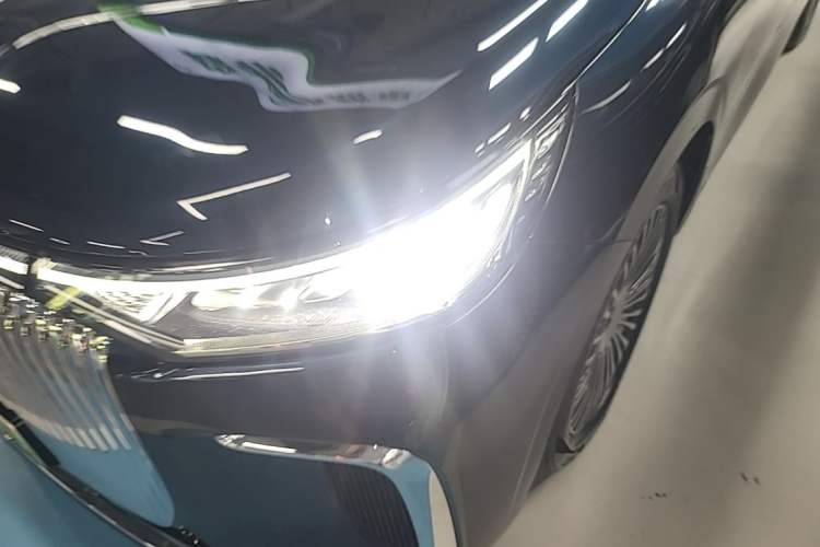 Used VOYAH Dream 2025 PHEV Four-Wheel-Drive Flagship Kunpeng Edition
