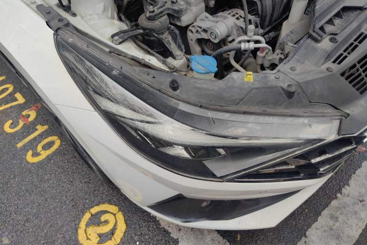 Used Hyundai Elantra 2021 1.5L CVT GLX Elite Edition Right Front Headlight