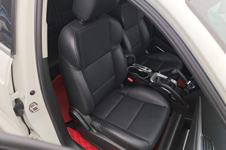 Used Zotye SR7 2016 1.5T Manual Cube Heart Edition China IV Standard