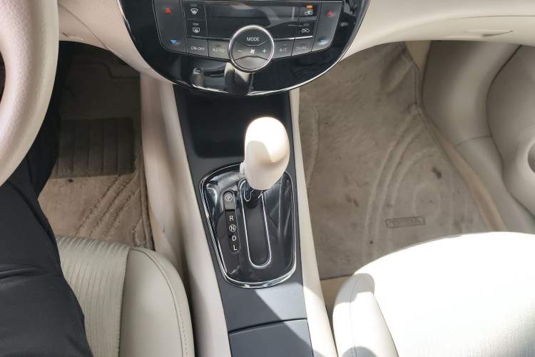 Used Nissan Tiida 2011 1.6L CVT Comfort Model Gear Lever