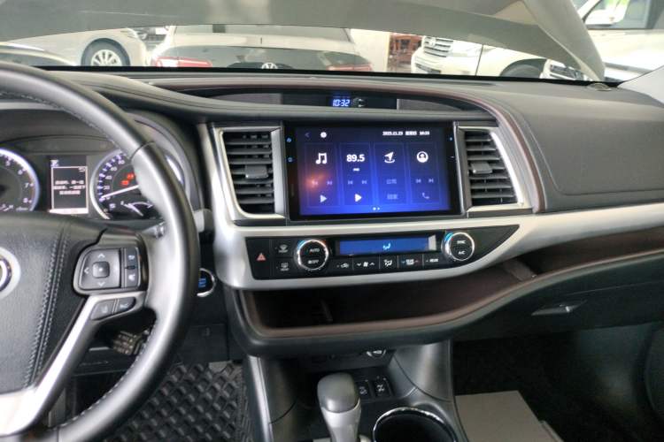 Used Toyota Highlander 2018 2.0T Four-Wheel Drive Prestige Version 7 Seats China VI Standard