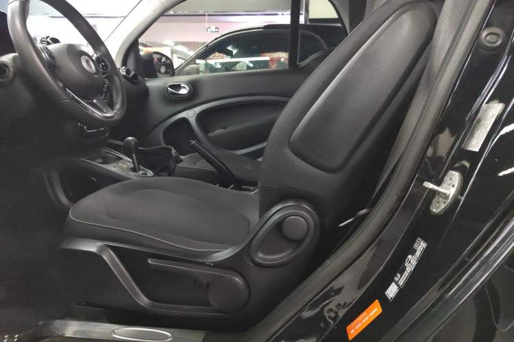 Used smart fortwo 2018 1.0L 52kW Hardtop Passion Edition China V Standard