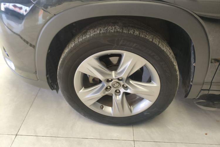 Used Toyota Highlander 2018 2.0T Four-Wheel Drive Luxury Edition 7 Seats China V Emission Standard
