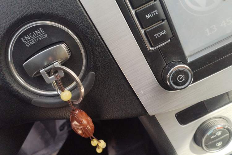 Used Volkswagen Magotan 2015 1.8TSI Advanced Model Vehicle Key