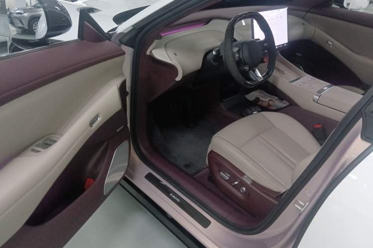 Used Xiaomi Auto YU7 2025 Ultra-Long Range High-Performance All-Wheel-Drive Max Edition Driver Seat