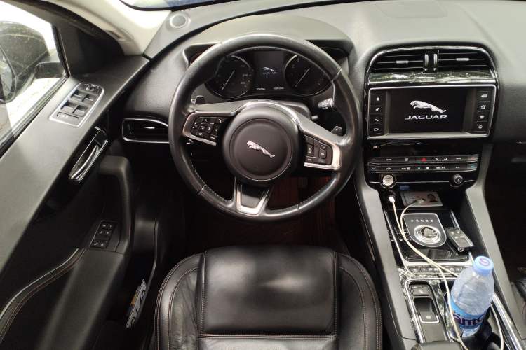 Used Jaguar F-PACE 2018 2.0T Four-Wheel Drive Urban Luxury Edition