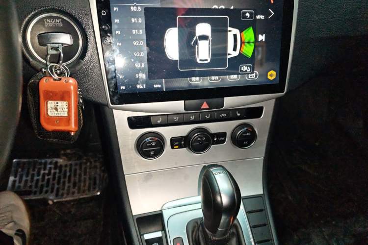 Used Volkswagen Magotan 2013 1.8TSI Luxury Model Audio And AC Panel