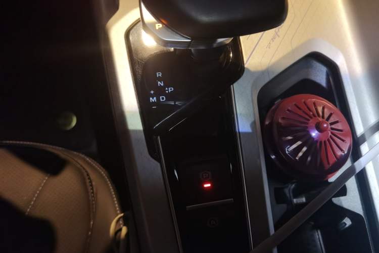 Used Geely Auto Preface 2025 Dongfang Yao 1.5TD Kunlun Edition Gear Lever