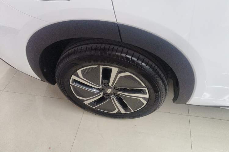 Used Geely Galaxy Galaxy Xingjian 7 EM-i 2025 120km Exploration+ Version