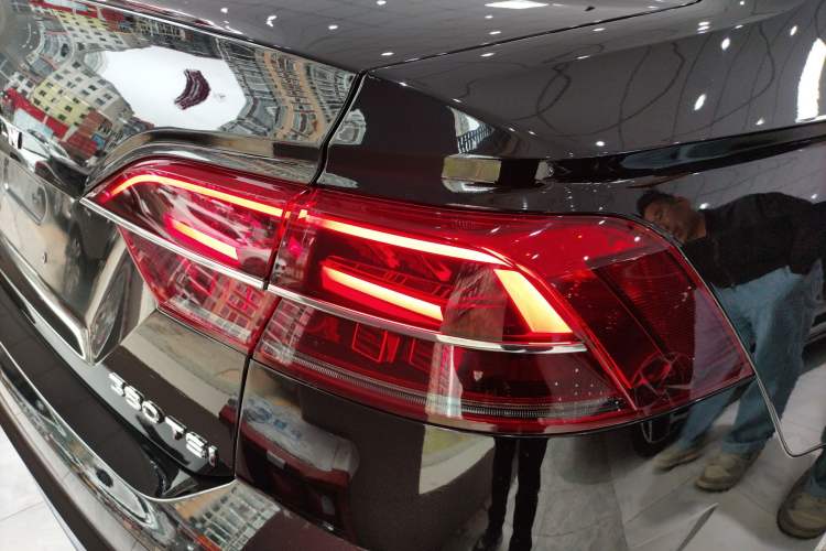 Used Volkswagen Phideon 2019 380TSI Two-Wheel Drive Business Edition China VI Standard
