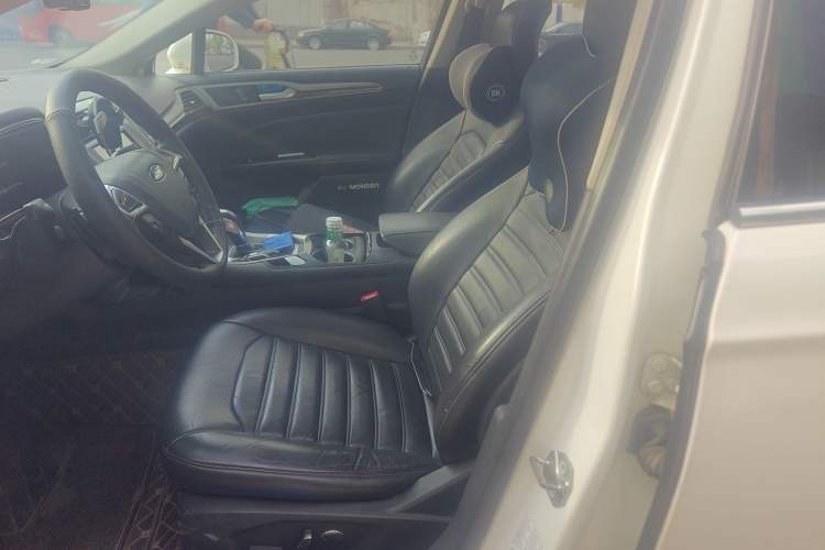 Used Ford Mondeo 2013 2.0L GTDi 200 Luxury Model Left Front Seat