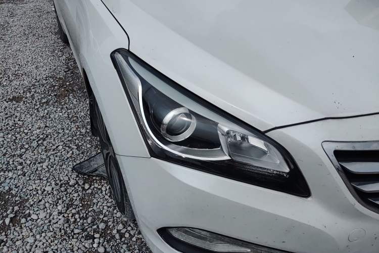 Used Hyundai Mistra 2016 1.8L Automatic Smart GLS Right Front Headlight