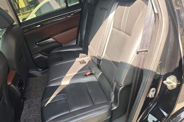 Used GAC Trumpchi GS8 2017 320T Two-Wheel Drive Luxury Smart Connectivity Version (7 Seats)
