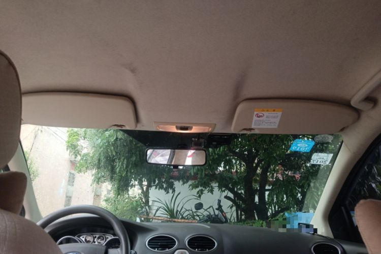 Used Ford Focus 2013 Sedan Classic 1.8L Manual Base Model