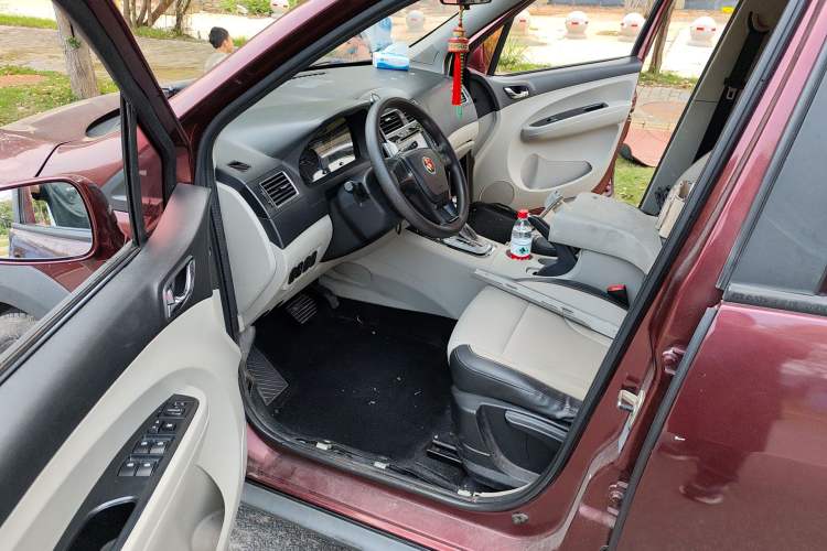 Used FORTHING Joyear XV 2016 1.6L CVT Comfort Model Driver Seat