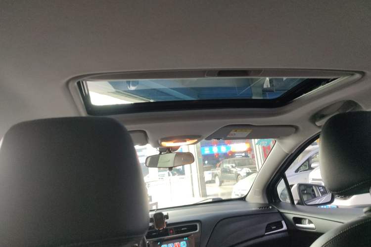 Used Chevrolet Lova RV 2016 1.5L Automatic FunDrive Edition Headliner