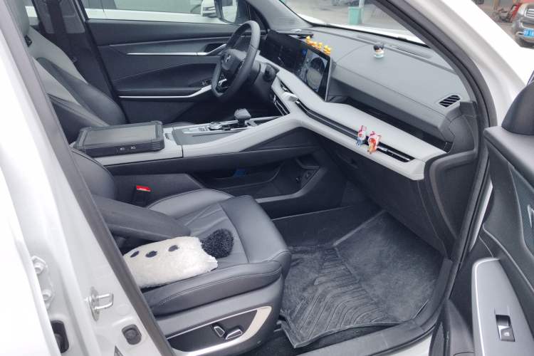 Used CHANGAN CS75 PLUS 2024 3rd Generation Champion Edition 1.5T Intelligent Drive Dynamic Model
