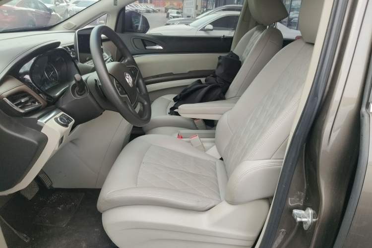 Used Buick GL8 2023 Land Executive Class Smart Enjoyment Model Left Front Seat