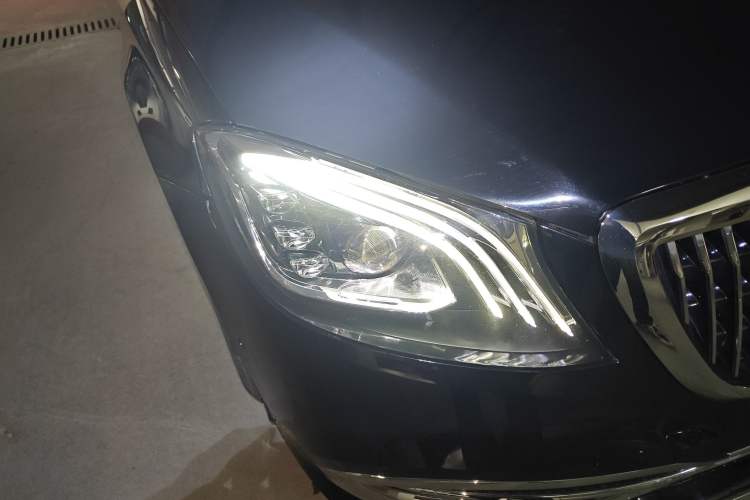 Used Mercedes-Benz S-Class 2014 S 320 L Business Model Right Front Headlight