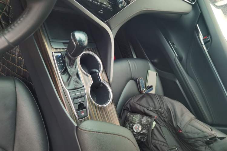 Used Toyota Camry 2019 Revised Version 2.5G Luxury Edition Gear Lever