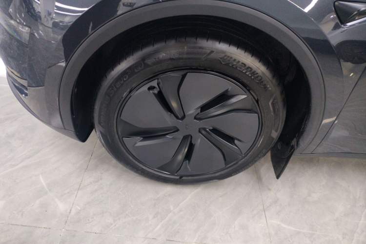 Used Tesla Model Y 2025 Long-Range All-Wheel Drive First Edition