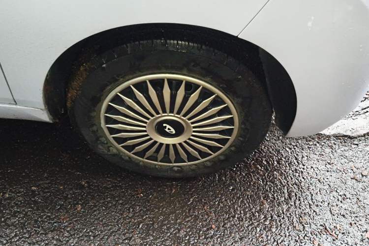 Used Chery QQ Ice Cream 2022 170km Sundae Phosphate Lithium-Ion