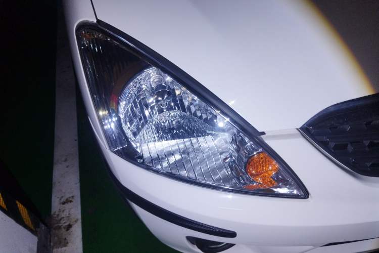 Used Mitsubishi Zinger 2011 2.0L Automatic Luxury Version