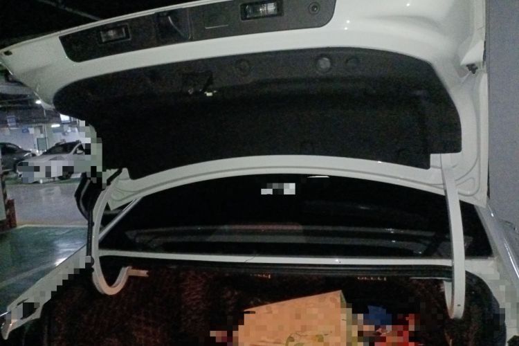 Used Geely Auto Emgrand L HiP 2024 Champion Edition 1.5TD-DHT Pro 100KM Superior Model
