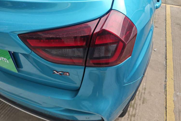 Used Geely Auto Vision X3 2019 Upgraded Model 1.5L Manual Luxury Version
