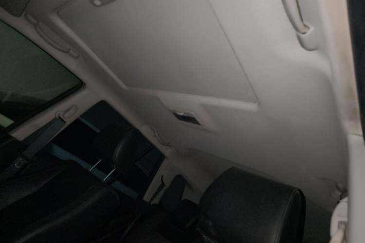 Used Suzuki Grand Vitara 2011 2.4 AT JLX-EL 5-Door Limited Edition Headliner