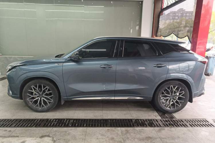 Used Oshan Z6 2022 Blue Whale 1.5T DCT Smart Navigation Model