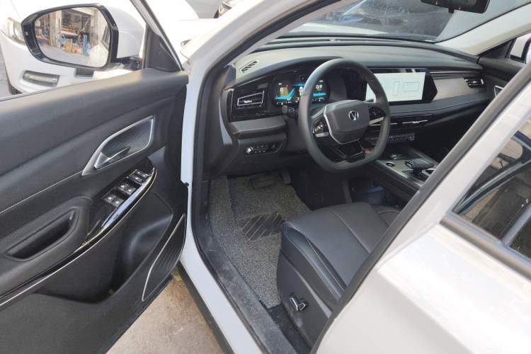 Used Changan X7 PLUS 2024 1.5T Automatic Luxury 7-Seater
