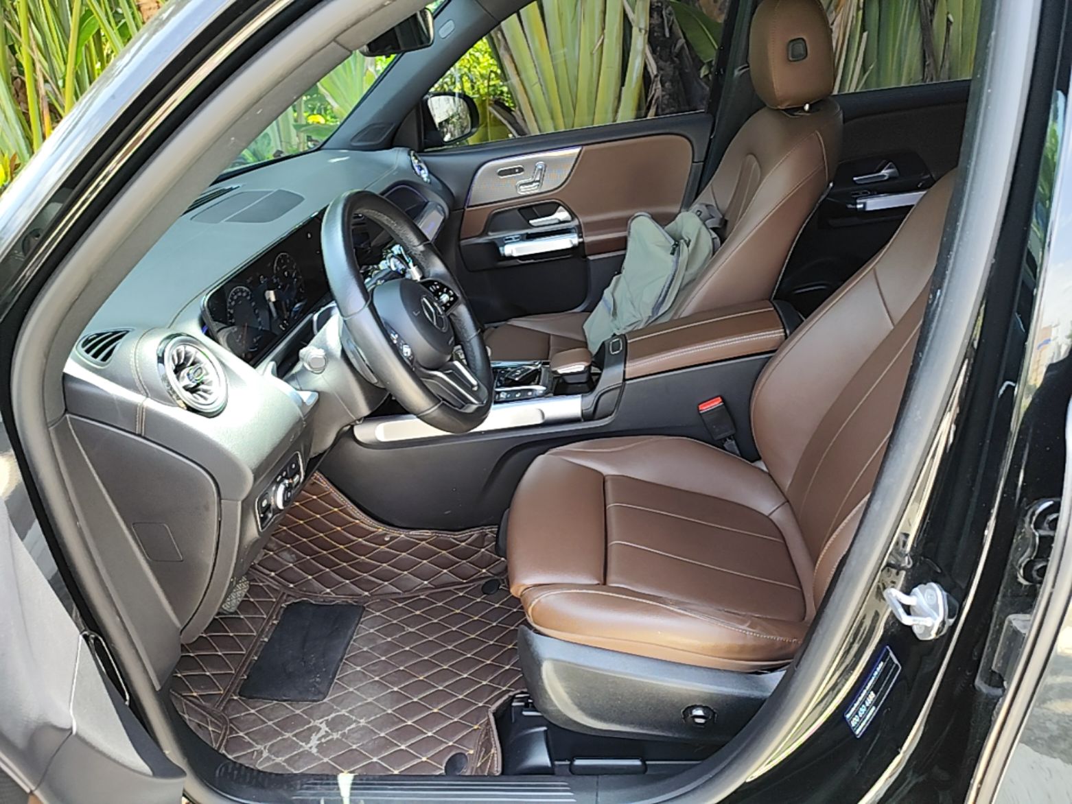 Vordere Reihe im Auto