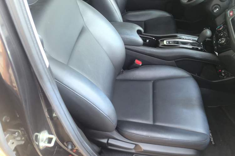 Used Honda Vezel 2017 1.5L CVT 2WD Comfort Model Right Front Seat