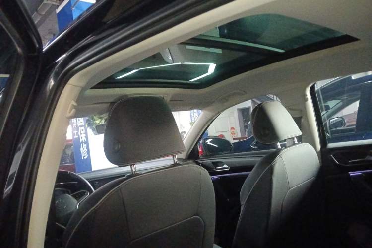 Used Volkswagen Tayron X 2020 330TSI Two-Wheel Drive Luxury Smart Connectivity Version