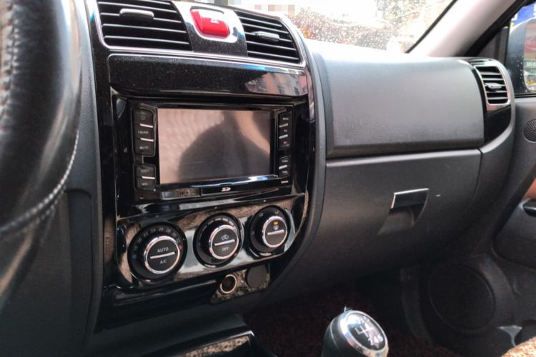 Used Great Wall Wingle 5 2013 2.0T European Version Two-Wheel Drive Elite Edition 6MT Big Double Cab GW4D20B
