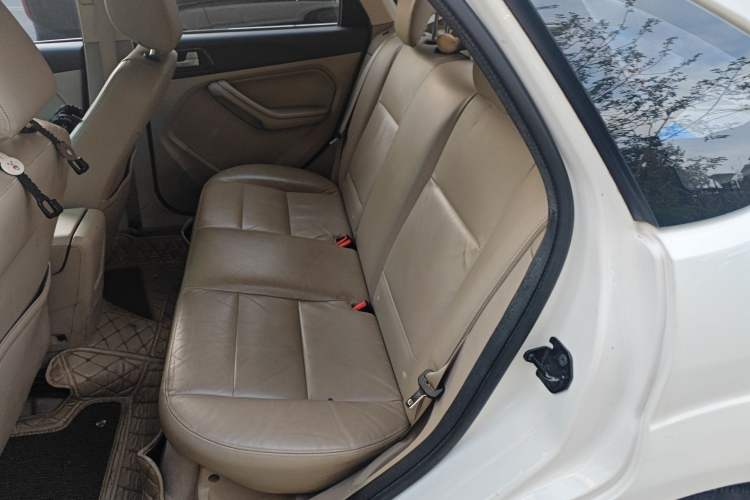 Used Ford Focus 2013 Hatchback Classic 1.8L Automatic Fashion Edition