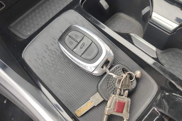 Used SAIC MAXUS G50 2023 PLUS 1.5T Automatic Escort Edition Vehicle Key